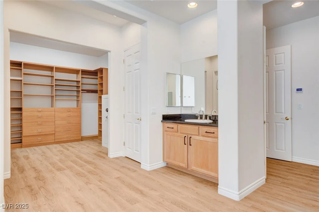 7504 Via Del Mar, Las Vegas, NV 89131