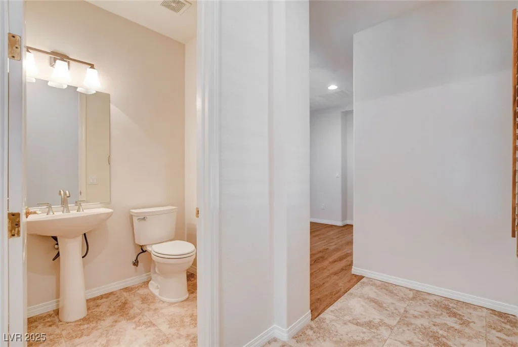 7504 Via Del Mar, Las Vegas, NV 89131