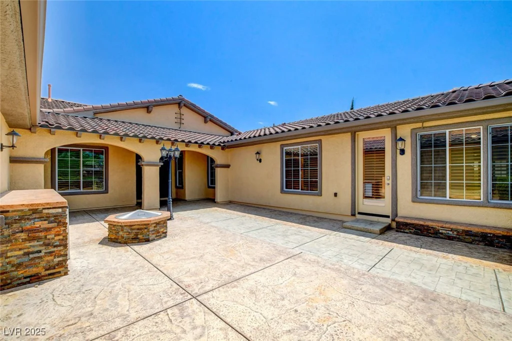 7504 Via Del Mar, Las Vegas, NV 89131