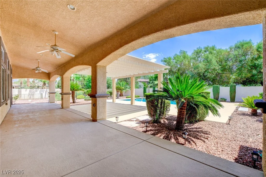 7504 Via Del Mar, Las Vegas, NV 89131