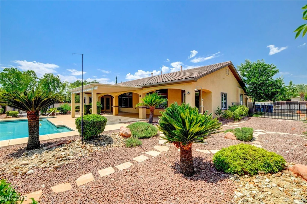 7504 Via Del Mar, Las Vegas, NV 89131
