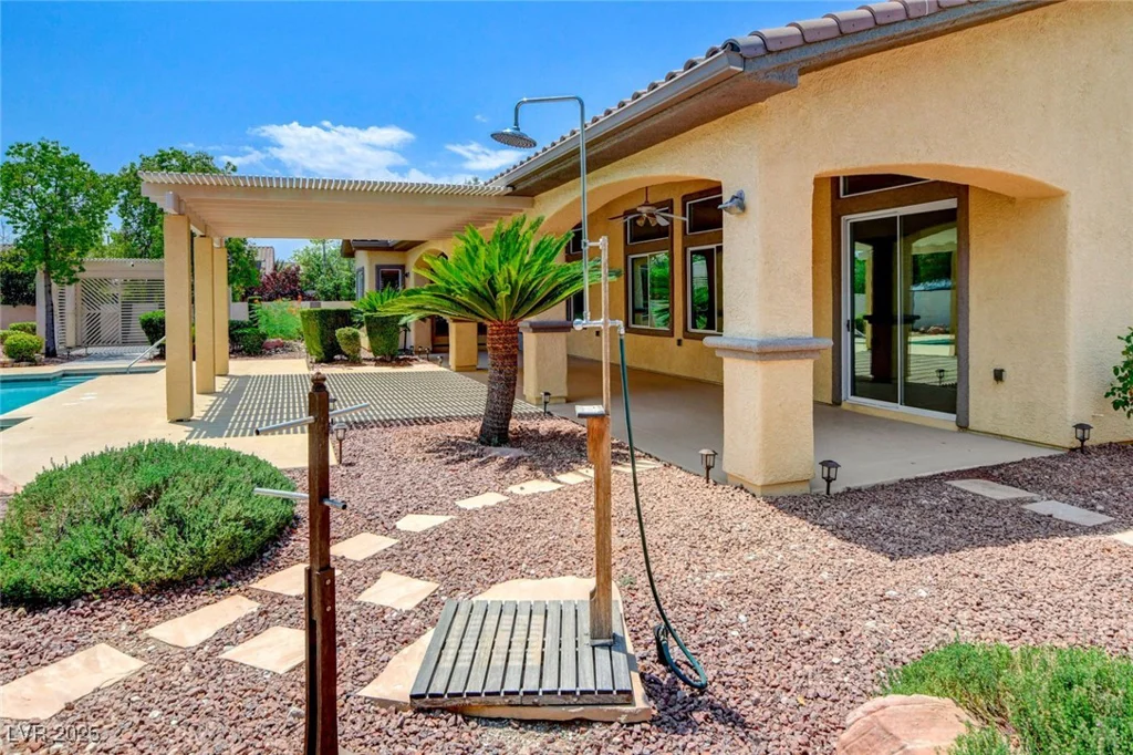 7504 Via Del Mar, Las Vegas, NV 89131
