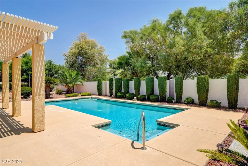7504 Via Del Mar, Las Vegas, NV 89131