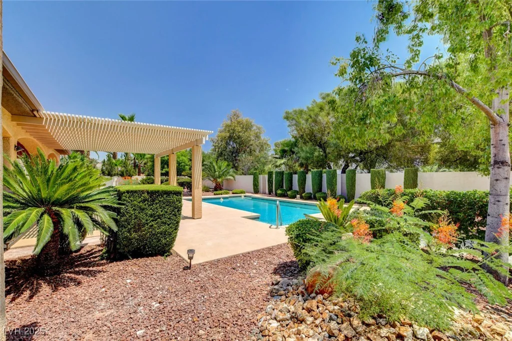 7504 Via Del Mar, Las Vegas, NV 89131