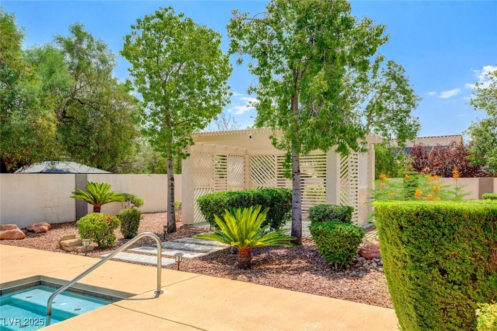7504 Via Del Mar, Las Vegas, NV 89131
