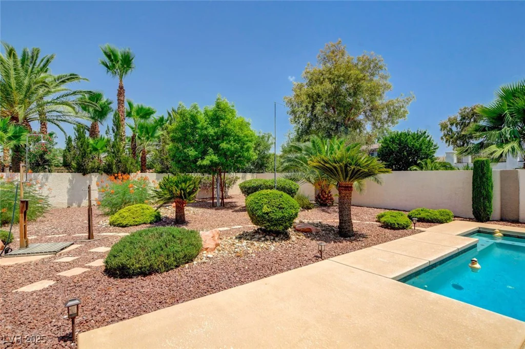 7504 Via Del Mar, Las Vegas, NV 89131
