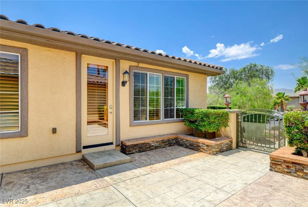 7504 Via Del Mar, Las Vegas, NV 89131