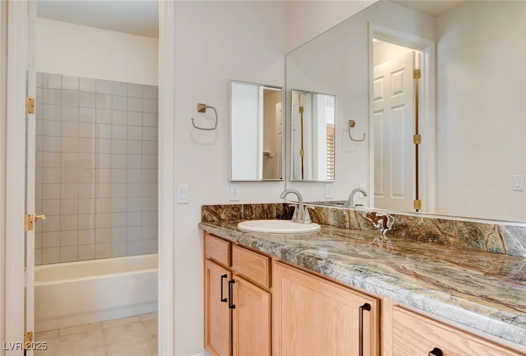 7504 Via Del Mar, Las Vegas, NV 89131