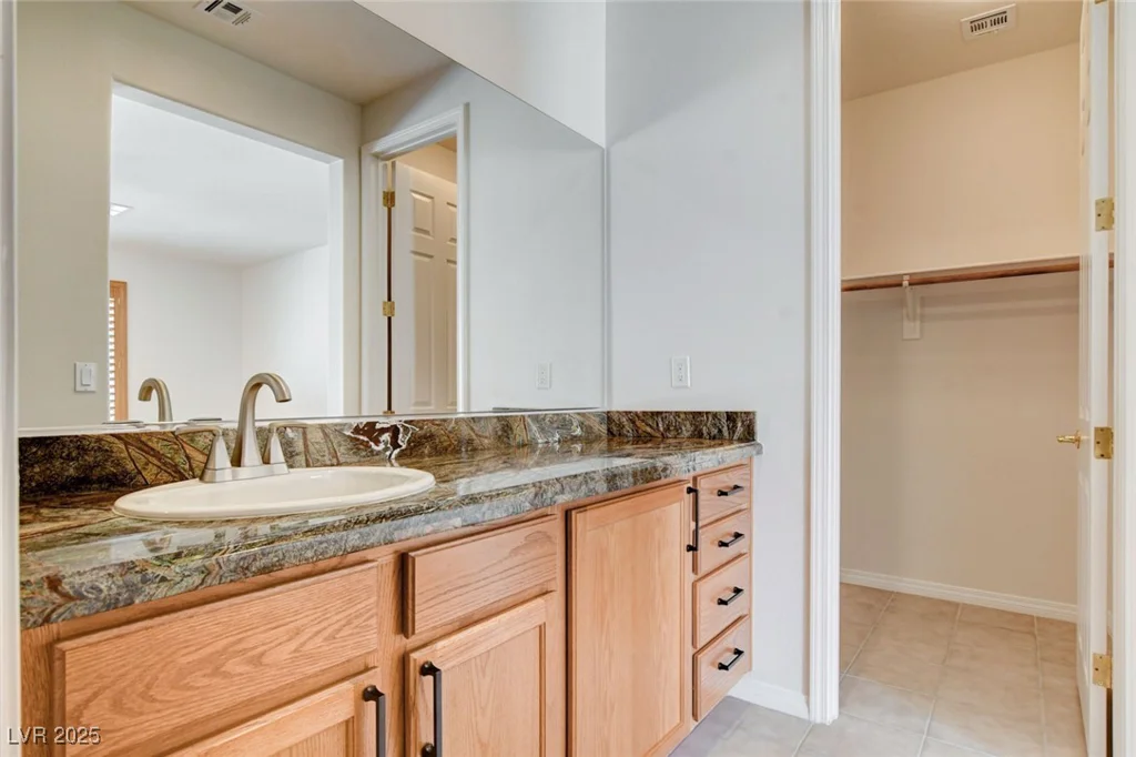 7504 Via Del Mar, Las Vegas, NV 89131