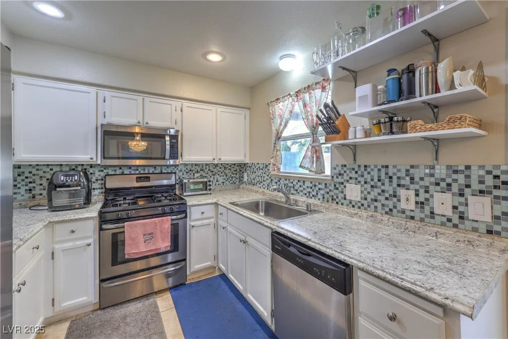 8056 Cimarron Ridge, Las Vegas, NV 89128