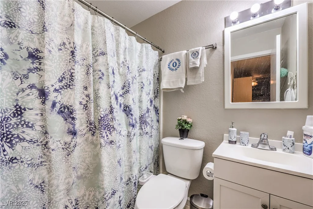 8056 Cimarron Ridge, Las Vegas, NV 89128