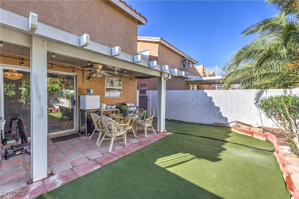 8056 Cimarron Ridge, Las Vegas, NV 89128