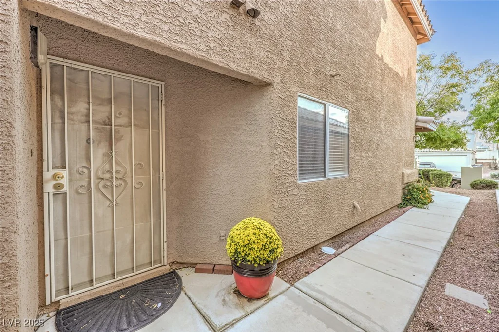 8056 Cimarron Ridge, Las Vegas, NV 89128