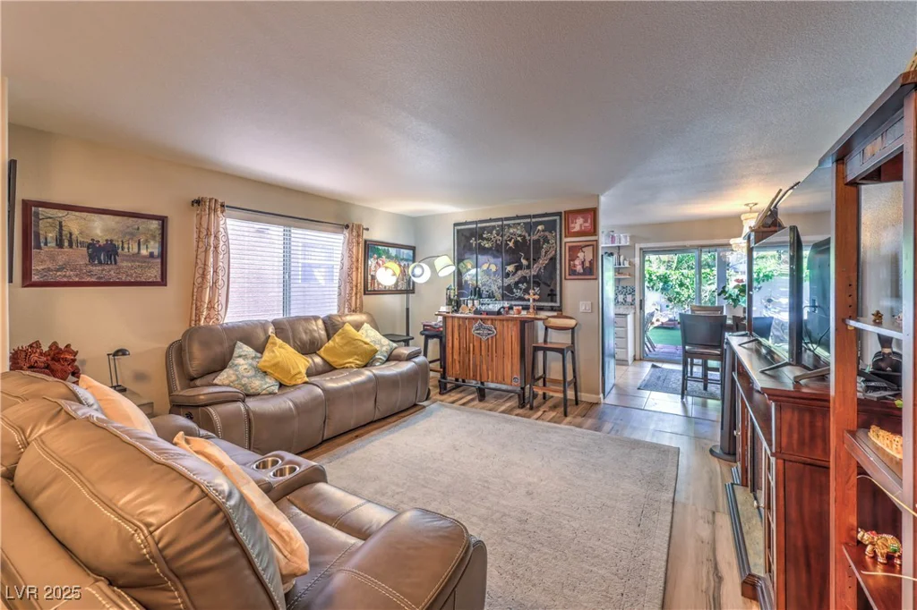 8056 Cimarron Ridge, Las Vegas, NV 89128