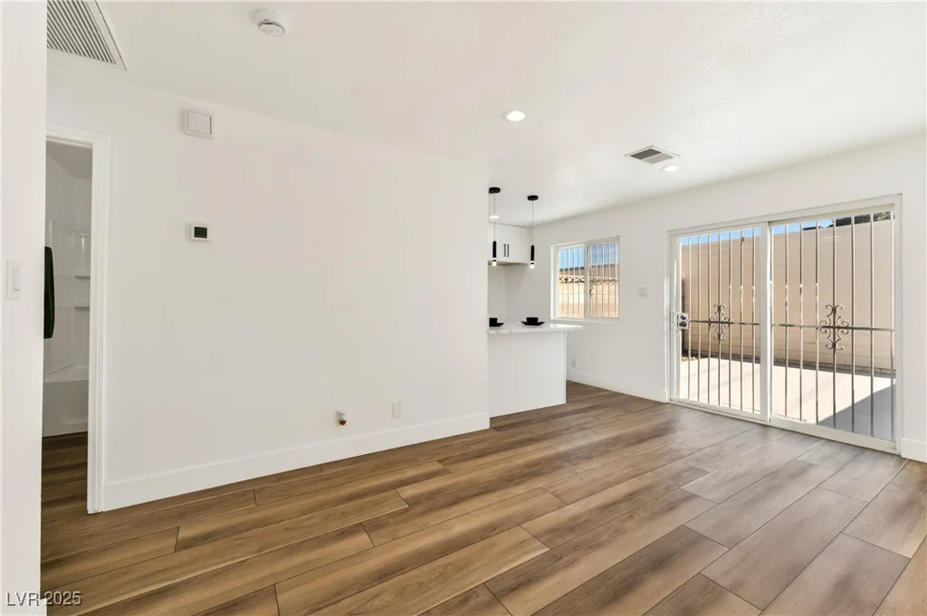 5078 Mountain Vista, Las Vegas, NV 89120