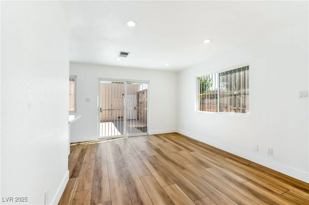 5078 Mountain Vista, Las Vegas, NV 89120