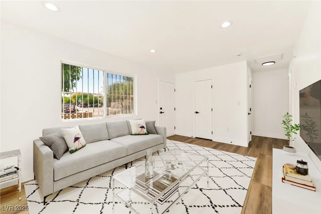 5078 Mountain Vista, Las Vegas, NV 89120