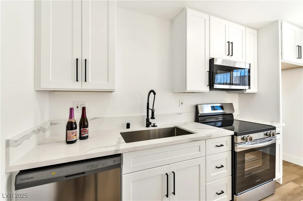 5078 Mountain Vista, Las Vegas, NV 89120