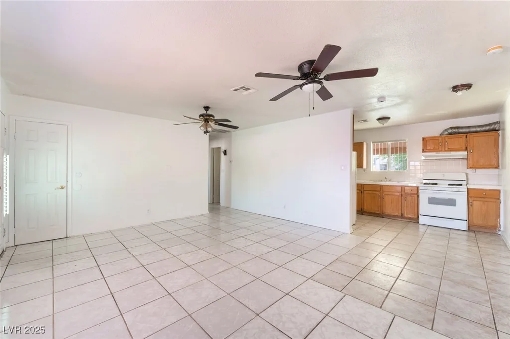 3712 Loyola, North Las Vegas, NV 89030