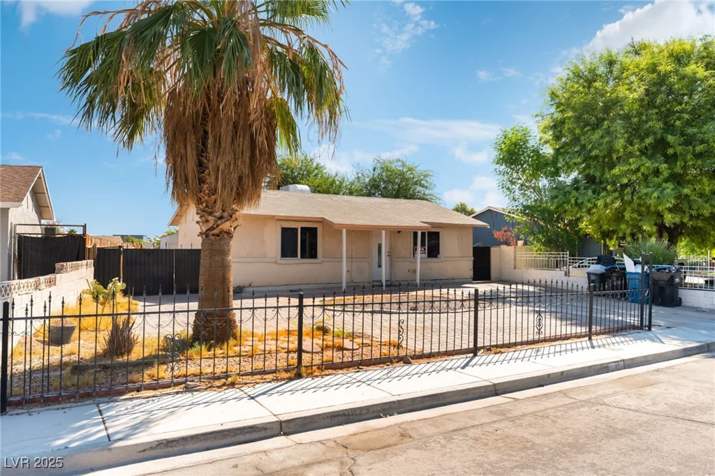 3712 Loyola, North Las Vegas, NV 89030