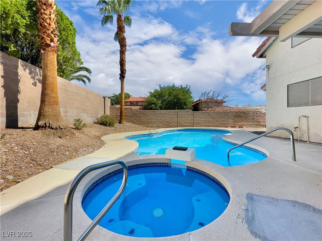 4727 Siegfried, Las Vegas, NV 89147