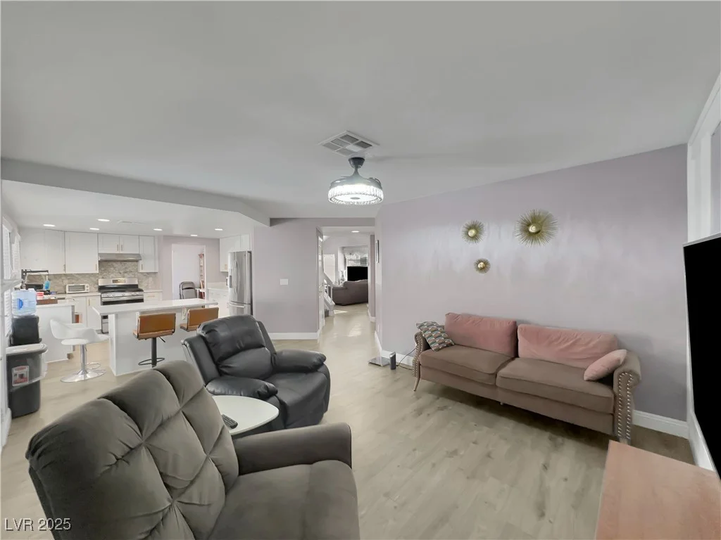 4727 Siegfried, Las Vegas, NV 89147