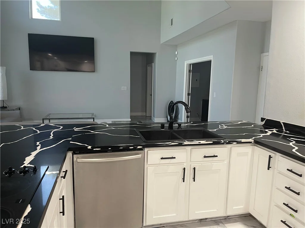6480 Oquendo, Las Vegas, NV 89118