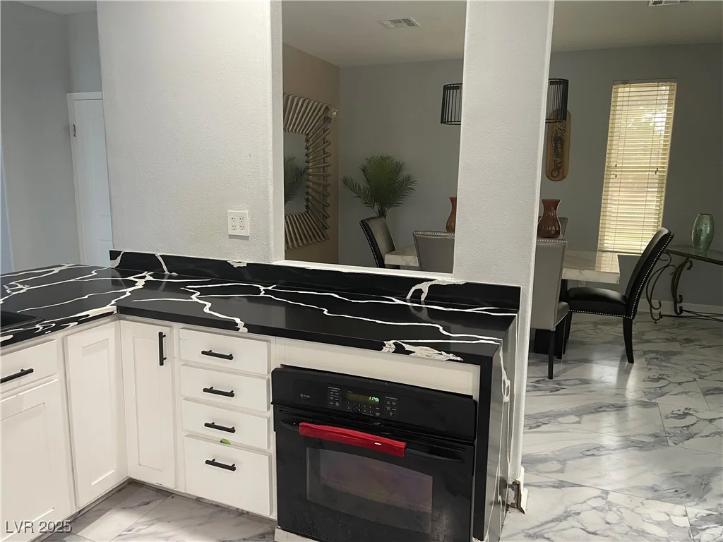 6480 Oquendo, Las Vegas, NV 89118