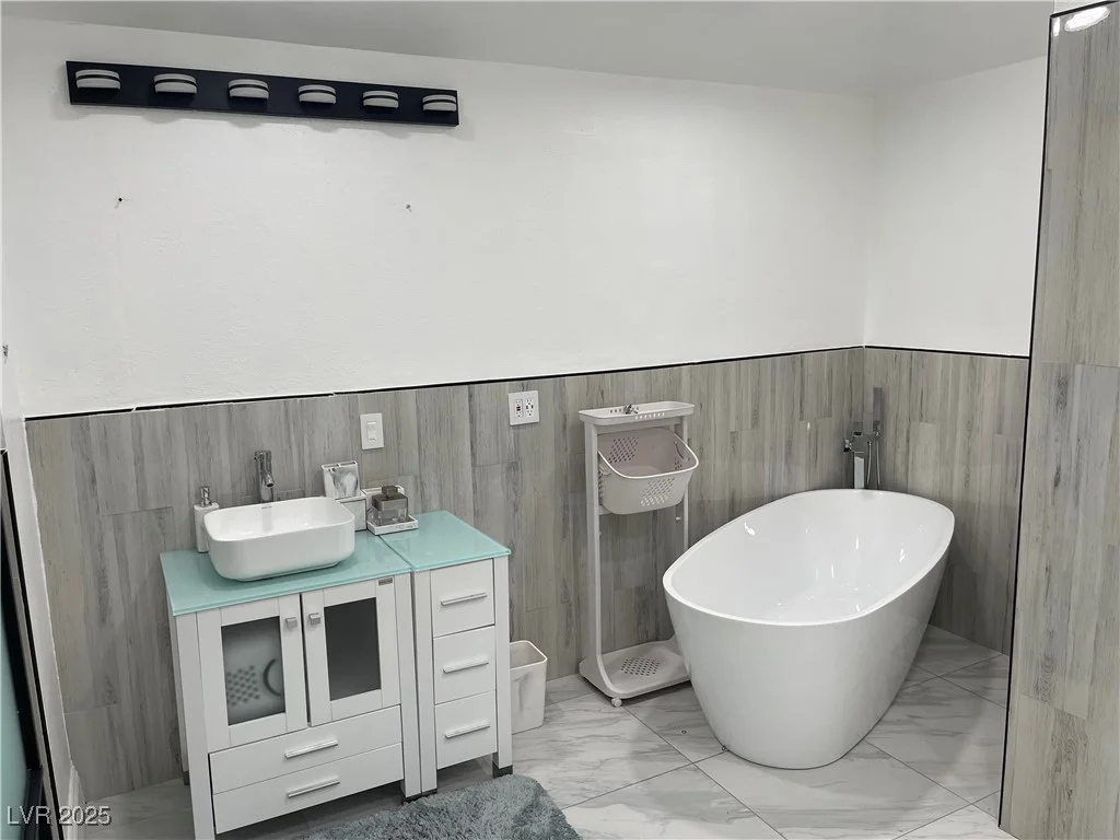 6480 Oquendo, Las Vegas, NV 89118