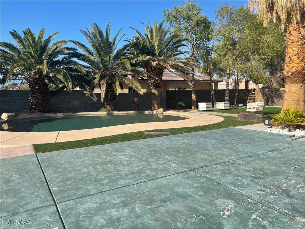 6480 Oquendo, Las Vegas, NV 89118