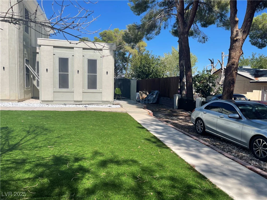 6480 Oquendo, Las Vegas, NV 89118