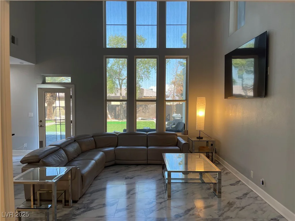 6480 Oquendo, Las Vegas, NV 89118