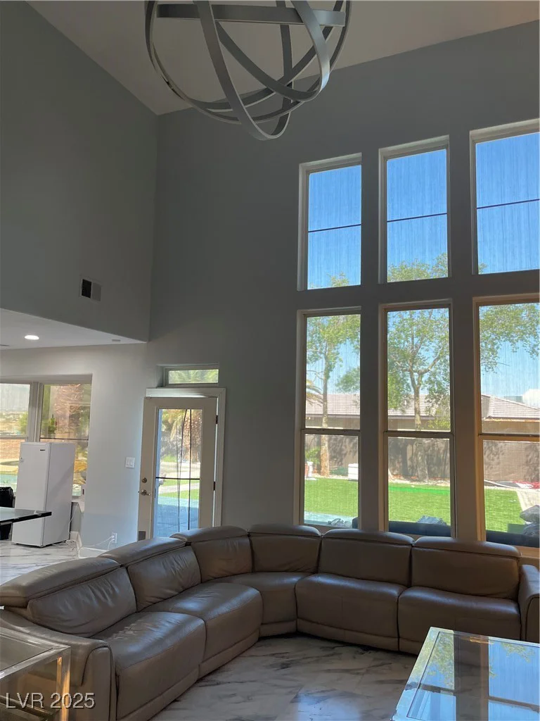 6480 Oquendo, Las Vegas, NV 89118