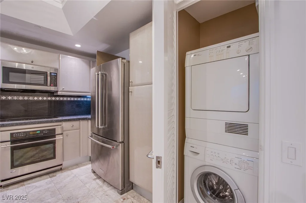 322 Karen, Las Vegas, NV 89109