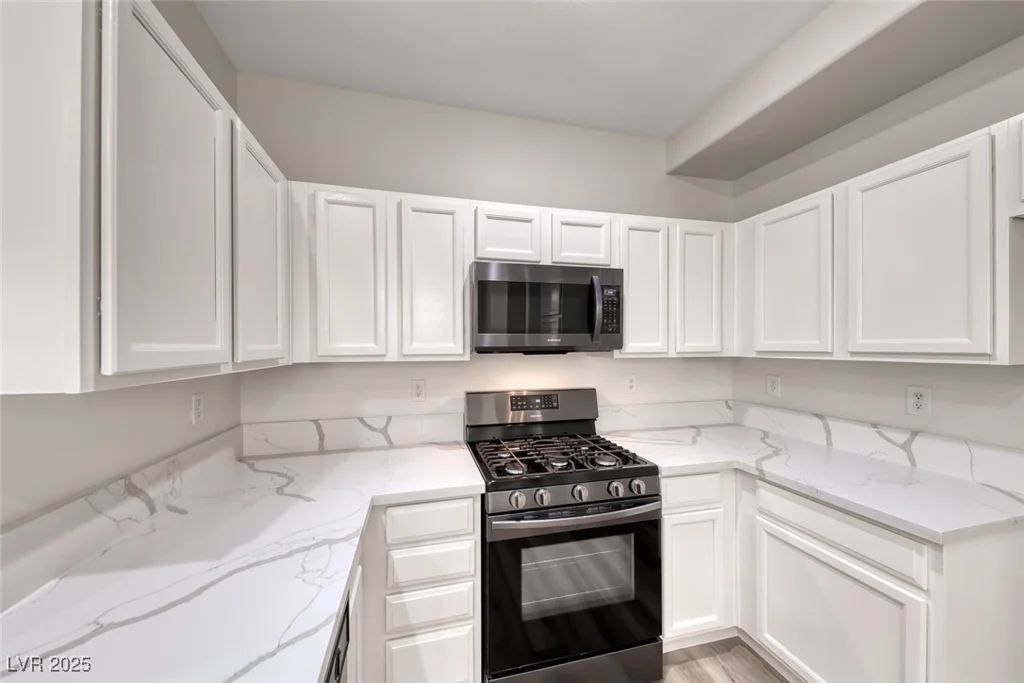6554 Roundstone Bog, Las Vegas, NV 89139