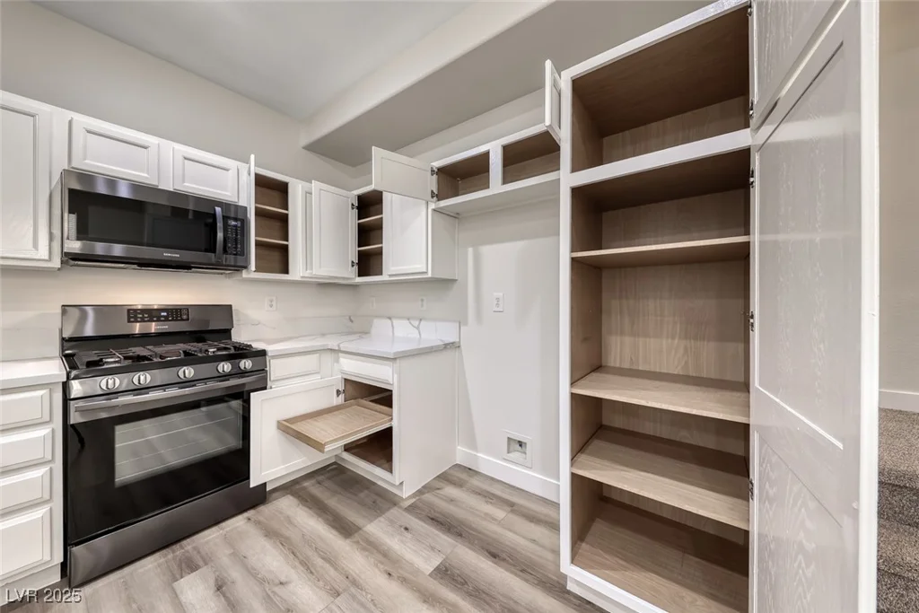 6554 Roundstone Bog, Las Vegas, NV 89139