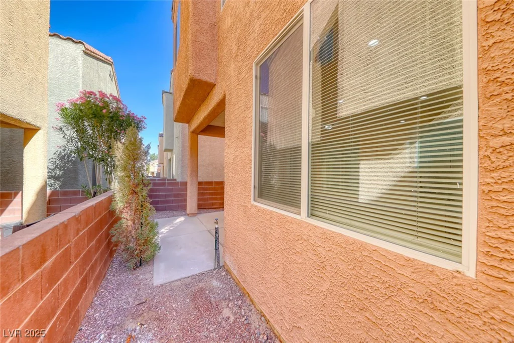 6554 Roundstone Bog, Las Vegas, NV 89139
