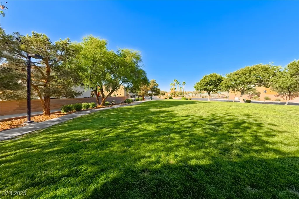 6554 Roundstone Bog, Las Vegas, NV 89139