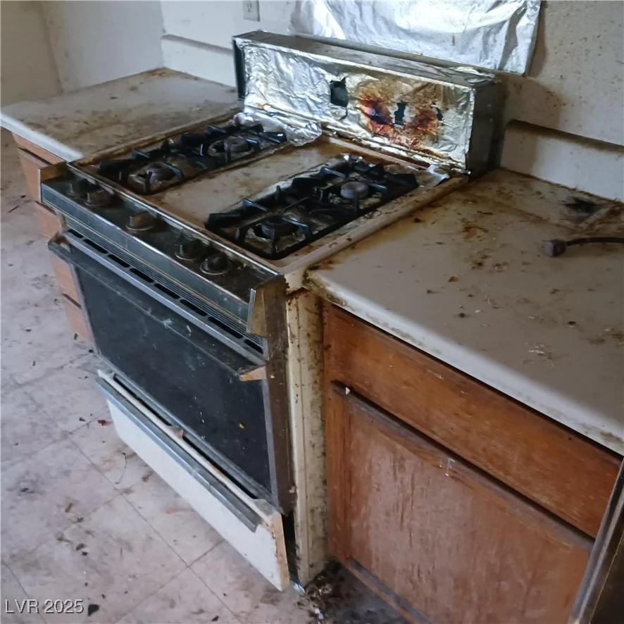 7547 Kalmalii, Las Vegas, NV 89147