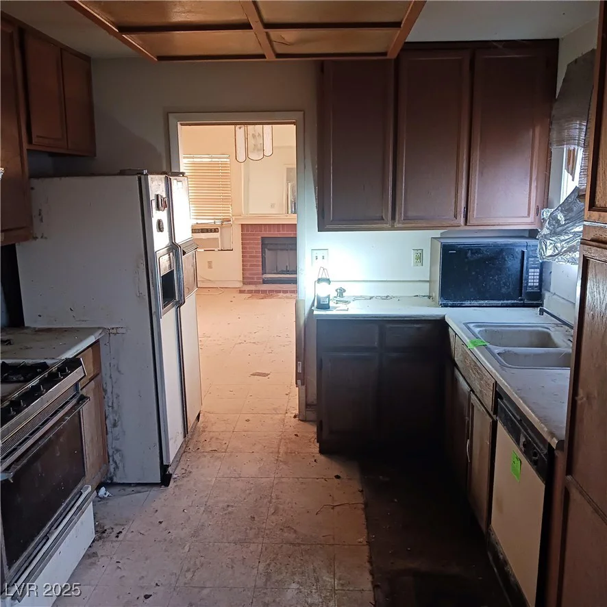 7547 Kalmalii, Las Vegas, NV 89147