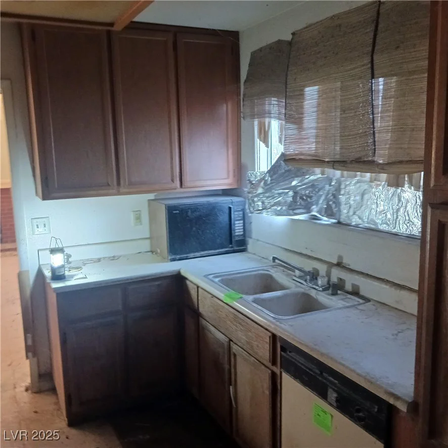 7547 Kalmalii, Las Vegas, NV 89147