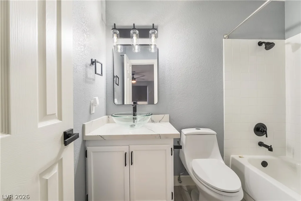 936 Boulder Mesa, Las Vegas, NV 89128