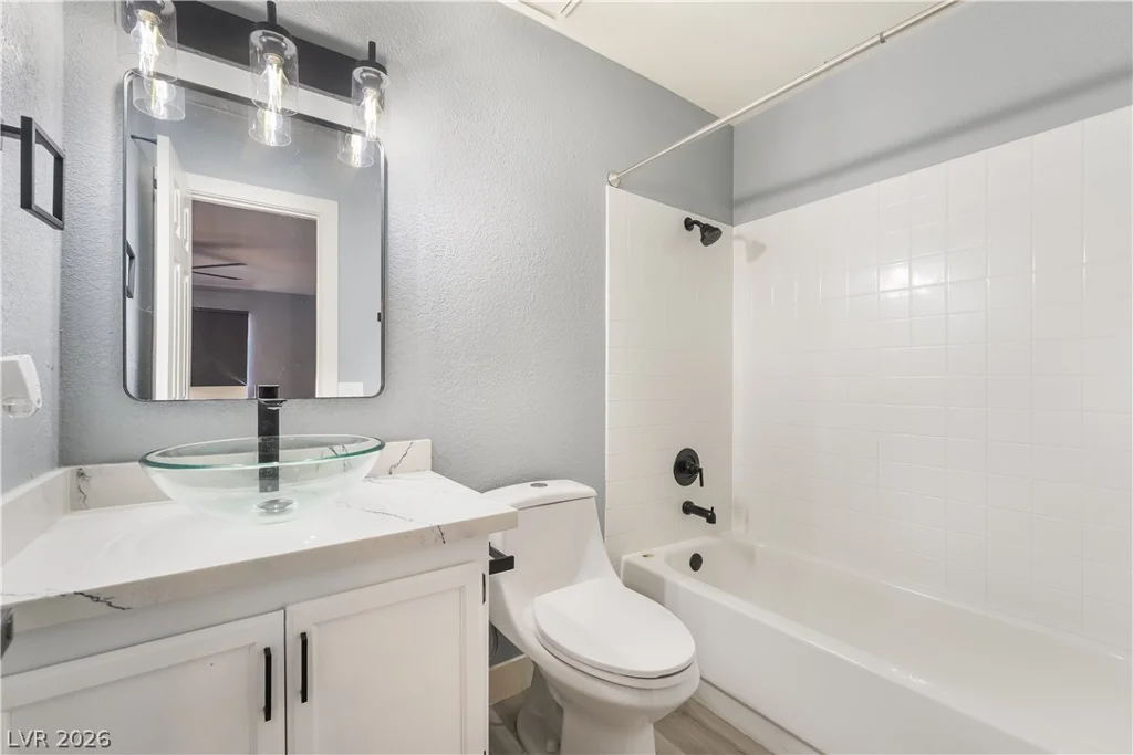 936 Boulder Mesa, Las Vegas, NV 89128