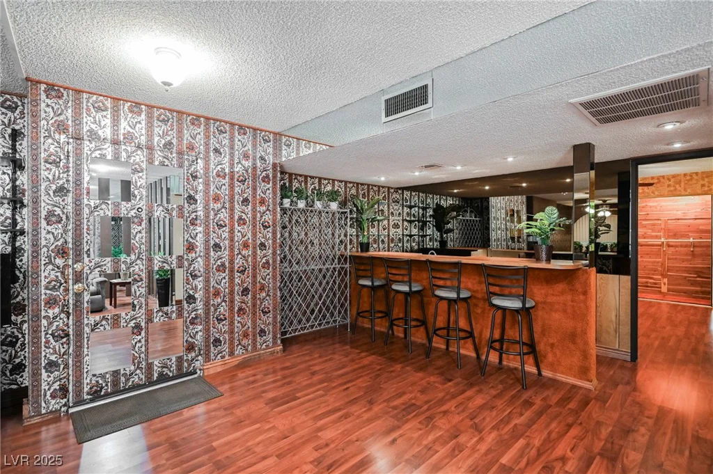 4670 Monterey, Las Vegas, NV 89169