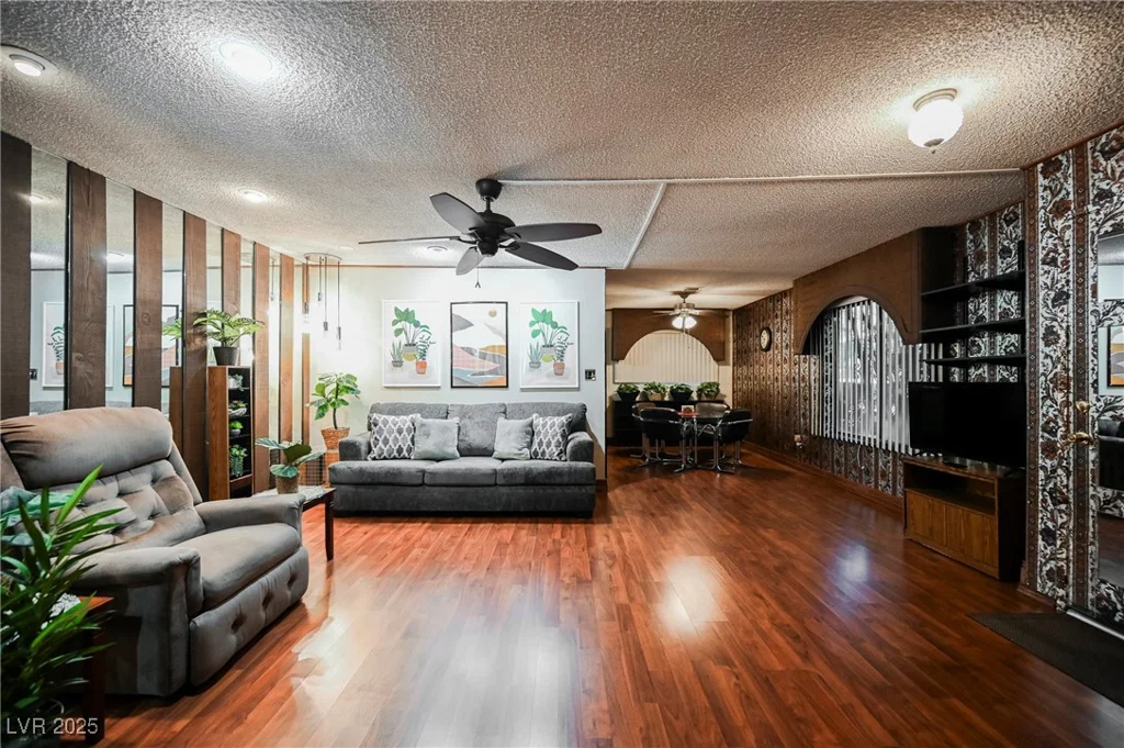 4670 Monterey, Las Vegas, NV 89169