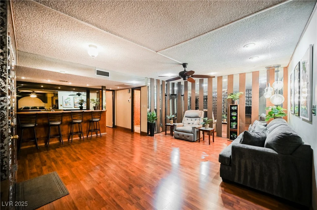 4670 Monterey, Las Vegas, NV 89169
