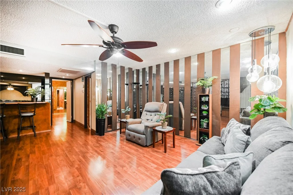 4670 Monterey, Las Vegas, NV 89169