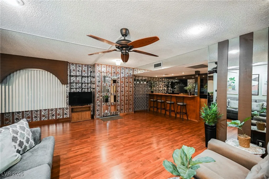 4670 Monterey, Las Vegas, NV 89169