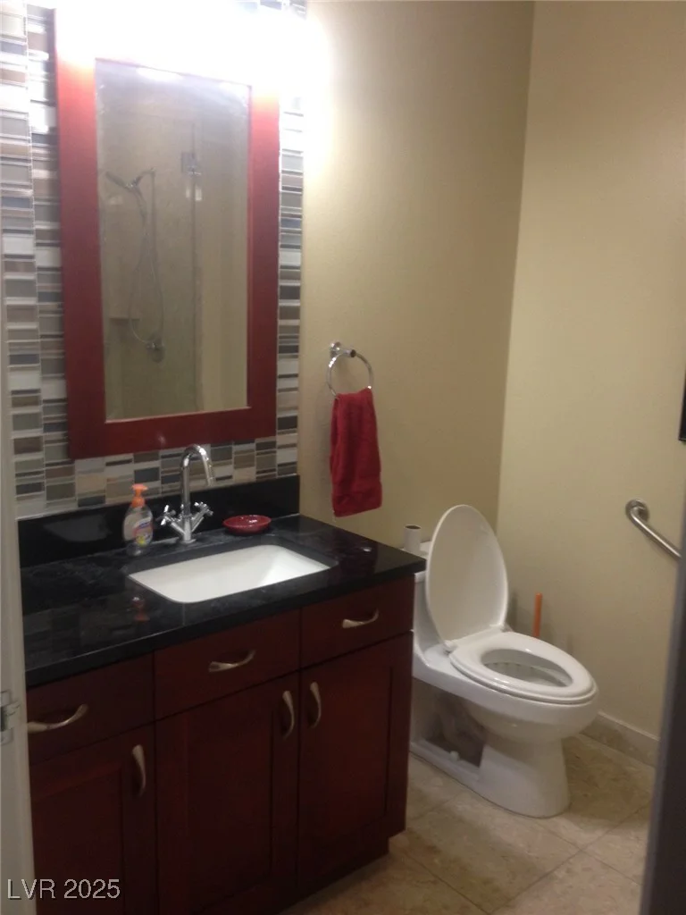 4575 Dean Martin, Las Vegas, NV 89103