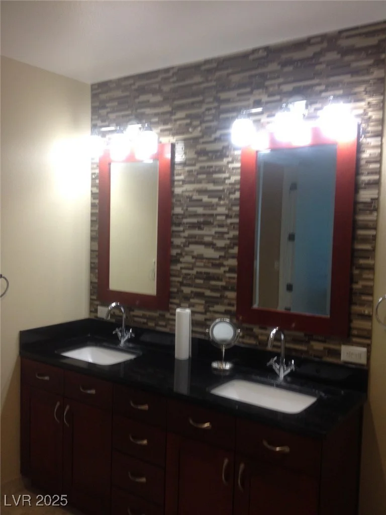 4575 Dean Martin, Las Vegas, NV 89103